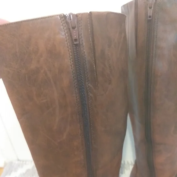 Brown Leather Riding Boots - Picture 6 of 8